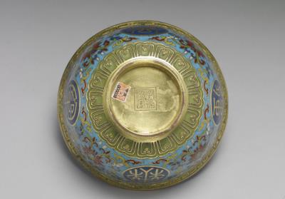 图片[3]-Gilt copper bowl with cloisonne enamel decor and birthday inscriptions “wan shou wu jiang (ten thousand long lives without boundary)”, Qing dynasty (1644-1911)-China Archive